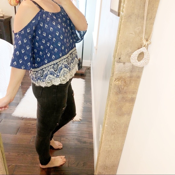 Rue 21 small cold shoulder sexy summer blouse - Picture 3 of 3